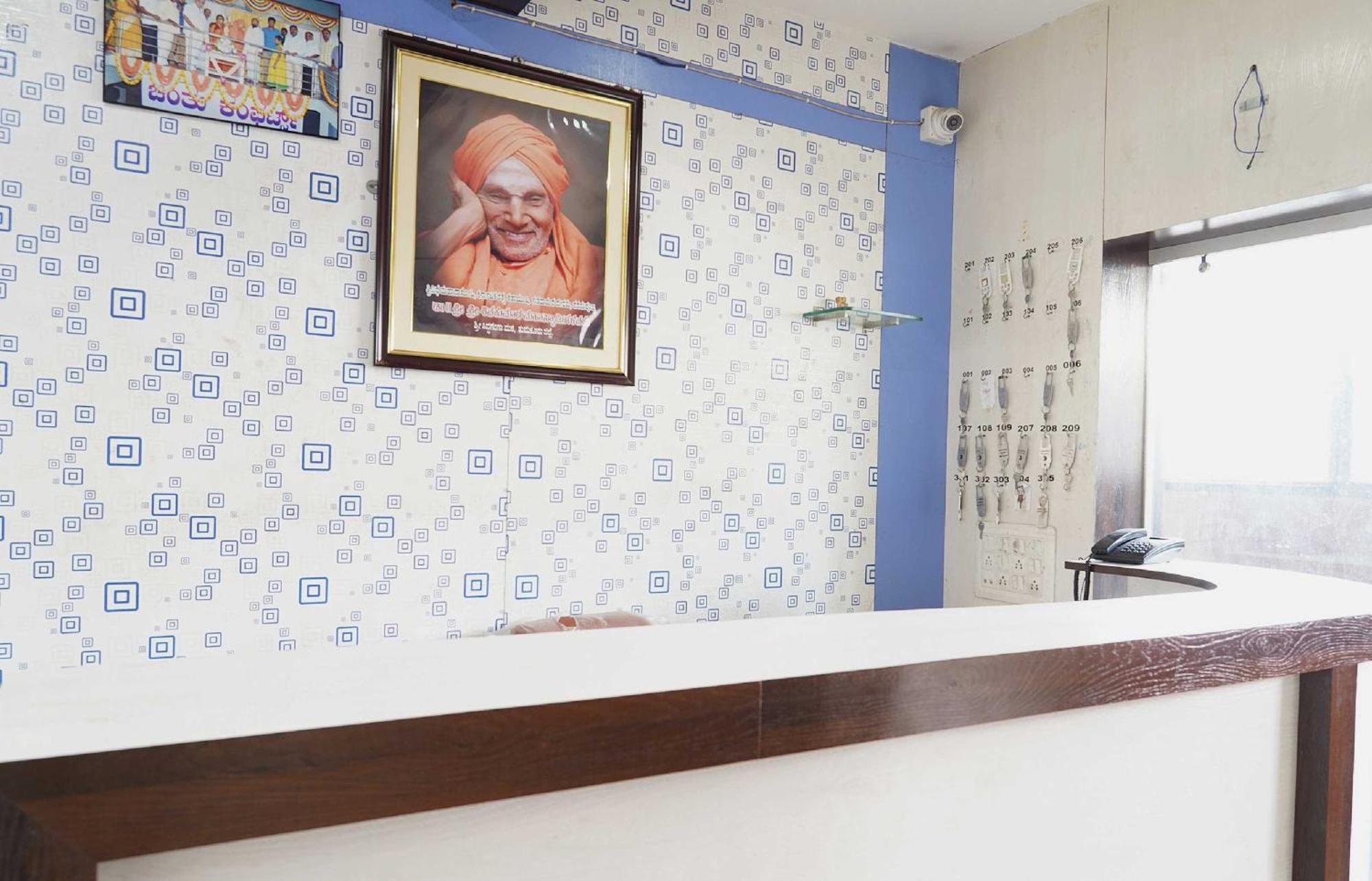 Oyo Chinthu Comforts Tumkur Экстерьер фото